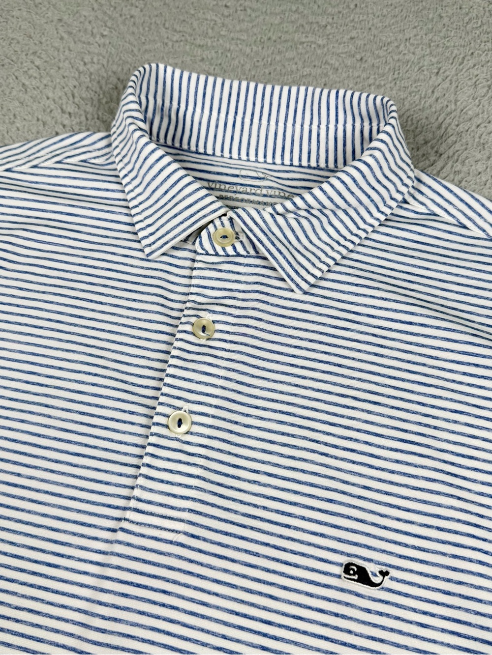 Vineyard Vines Performance Polo Shirt Mens Medium White Blue Striped Golf Whale